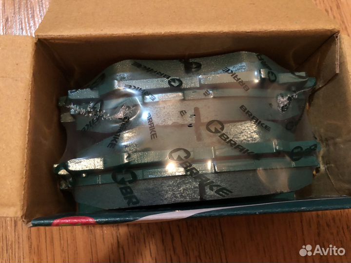 Продам передние и задние тормозные колодки brake