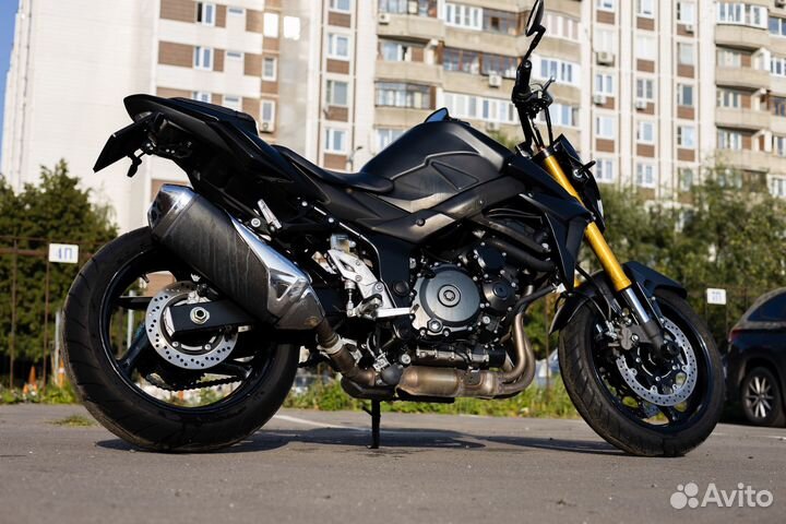Suzuki GSX - S750