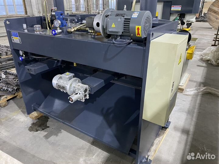 Гидравлическая гильотина QC11K-6X1600 with E21 sys