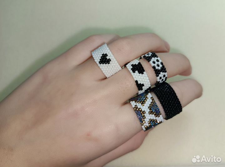 Кольца из японского бисера