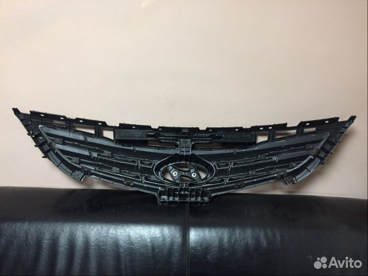 Решетка радиатора Hyundai Solaris 2016