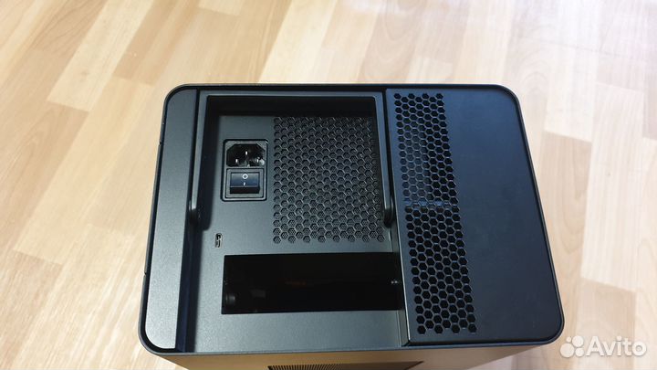 Razer Core X Кейс для подключения видеокарты eGPU