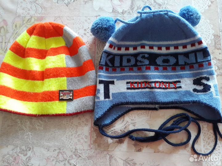 Шапки демисезонные бу размер 48-52 за все