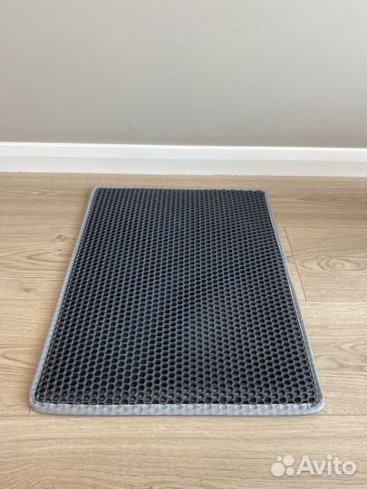 Двухслойный коврик для лотка