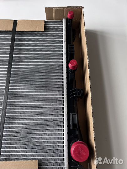 A0995003303 радиатор системы охлаждения MB