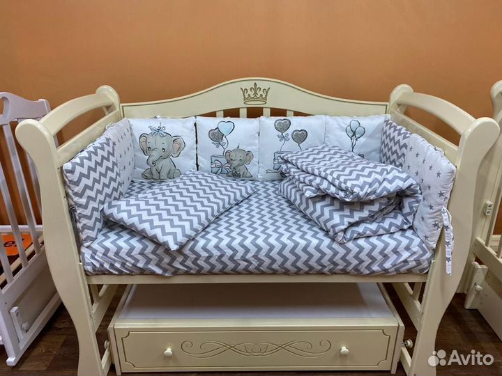 Комплект в детскую кроватку новый