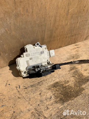 Замок двери передней правой VW Passat B6