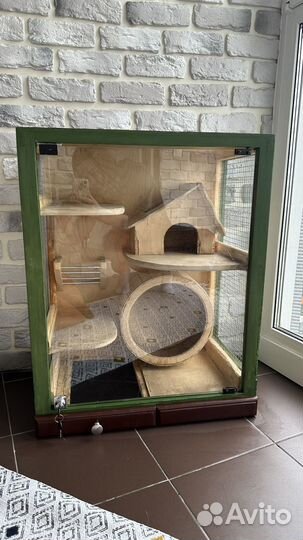 Клетка/витрина для шиншиллы