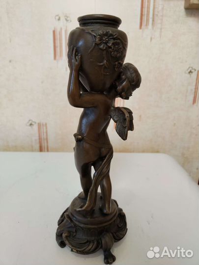 Бронзовая скульптура Ангелочек с кувшином