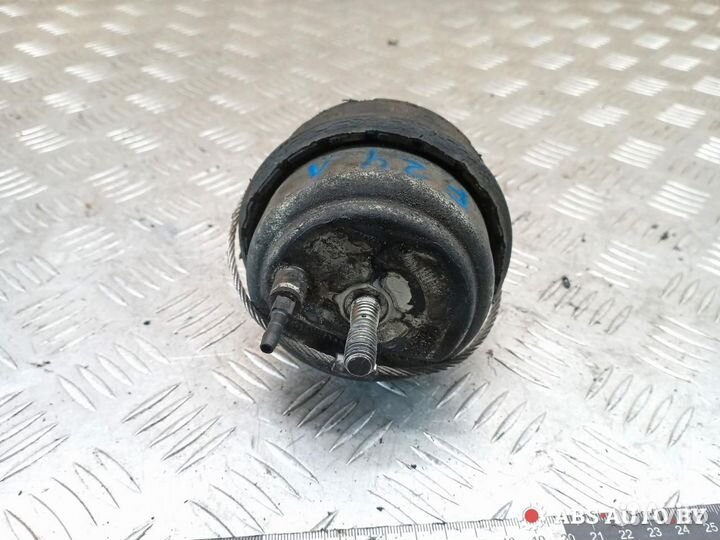 Подушка крепления двигателя Volvo S80 2001