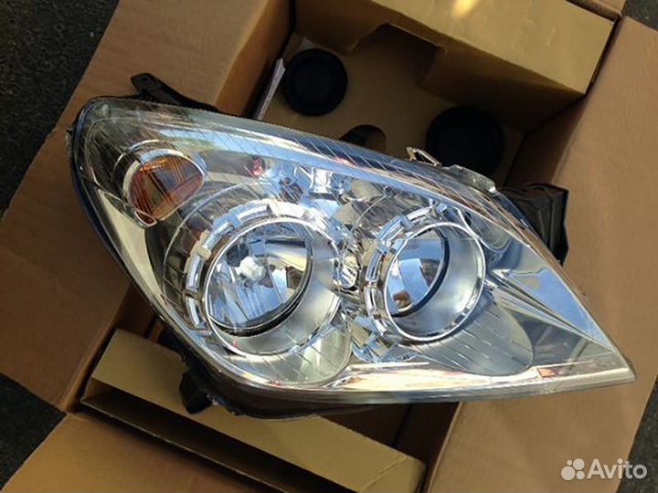 Фара передняя правая Опель Астра н h 2004 - 2010