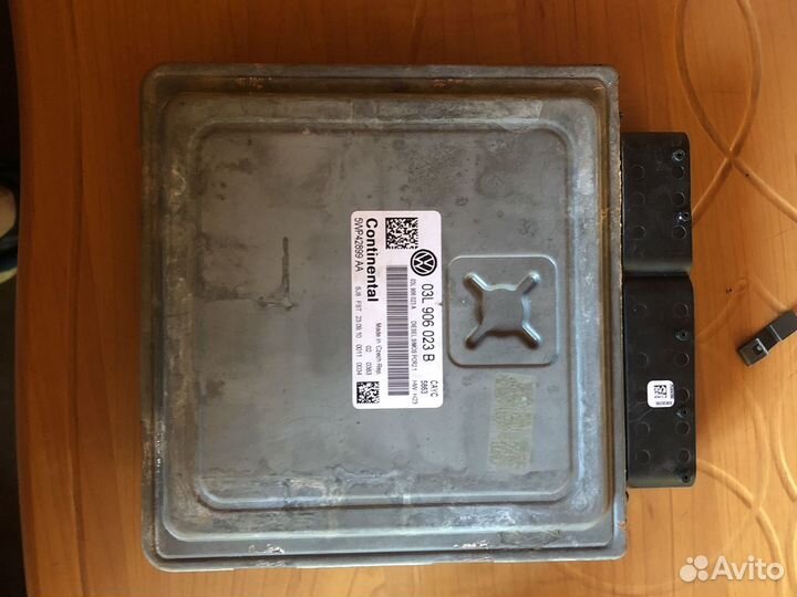 Блок управления двигателем Golf 6 1.6 tdi