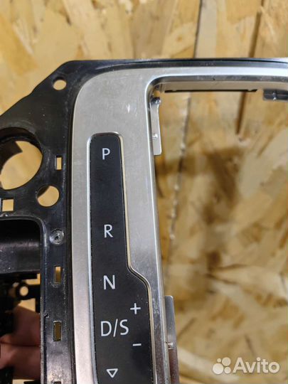 Накладка На кулису фольксваген туарег NF 7P1713203