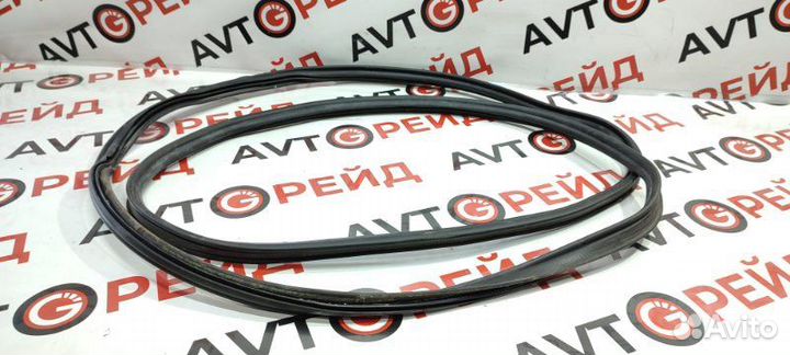 Уплотнительная резинка багажника Audi Q5 8R cdnc