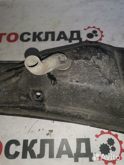 Решетка стеклооч. (планка под лобовое стекло) Б/у