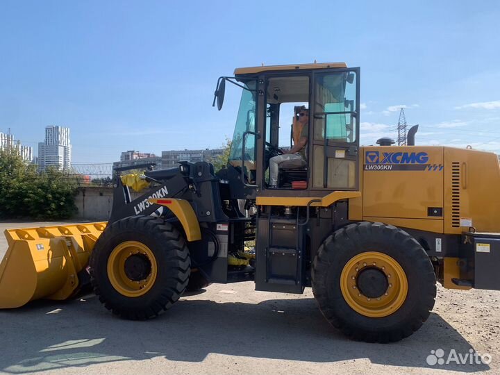 Фронтальный погрузчик XCMG LW300KN, 2023