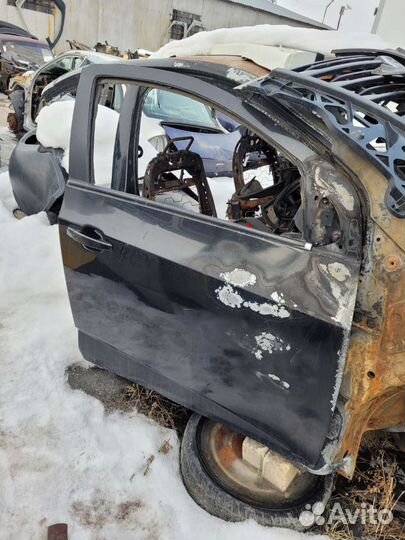 Дверь передняя правая на chevrolet aveo t 300
