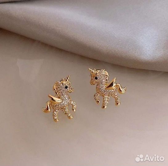 Серьги.бросает. колье