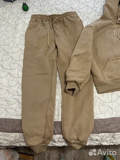 Спортивный костюм женский