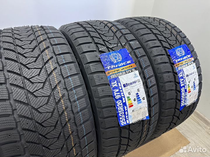 Tri Ace Snow White II 255/35 R20 97V