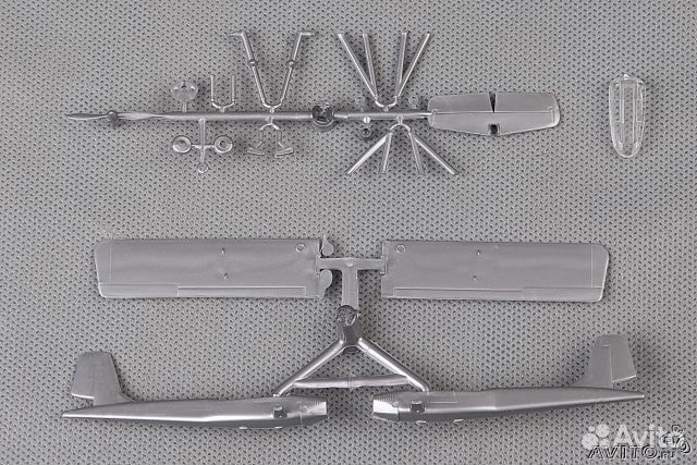 Сборная модель самолета L-60 гдр plasticart Л-60