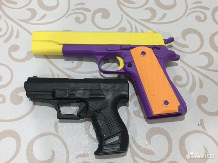 Игрушечные пистолеты