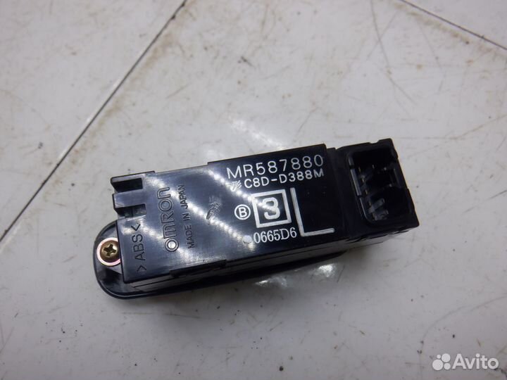 Кнопка стеклоподъемника Lancer 9