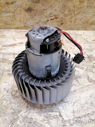 Моторчик печки audi A6 C6
