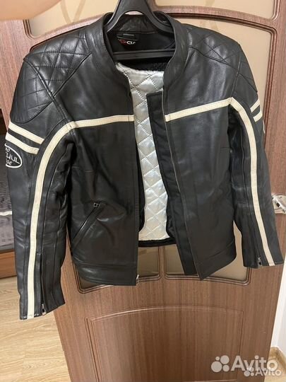 Мото куртка кожаная