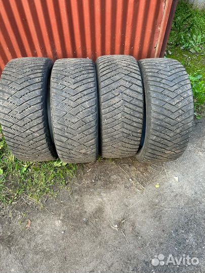 Goodyear Ultragrip Ice Arctic 255/50 R19
