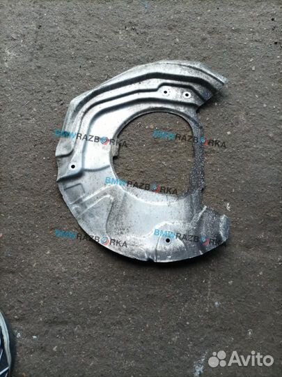 Тормозной щиток передний правый BMW X5 E70 рест