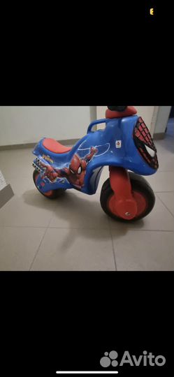 Беговел-мотоцикл Injusa Foot to Floor Человек-паук