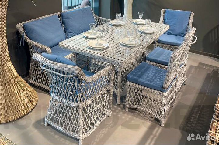 Плетеная мебель из экоротанга для летней терассы