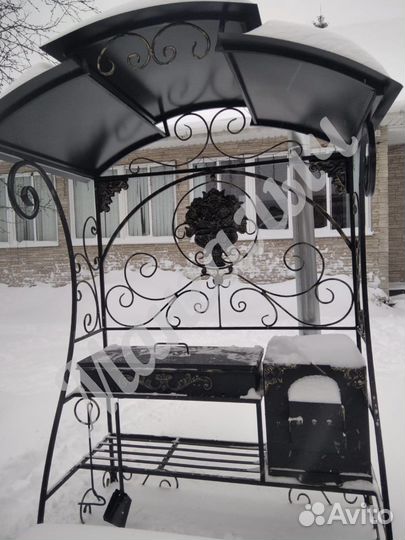 Мангал с крышей