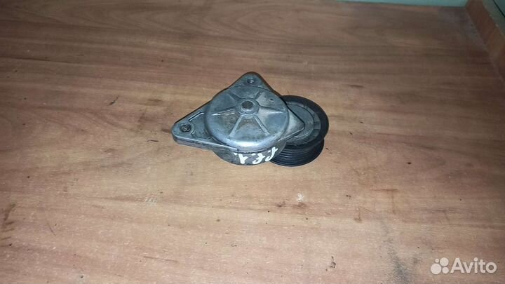 Ролик натяжной приводного ремня Ford Focus 1 1.8-2