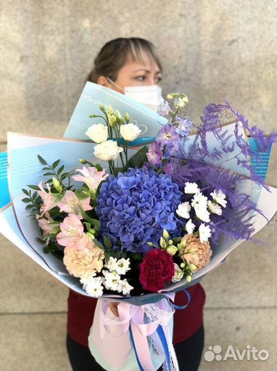 Пышный букет цветов