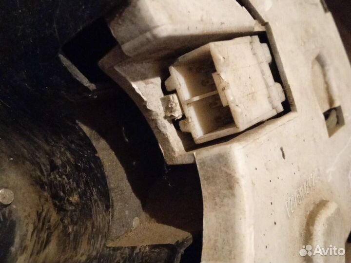 Задние фары на нисан санни в отличном состоянии