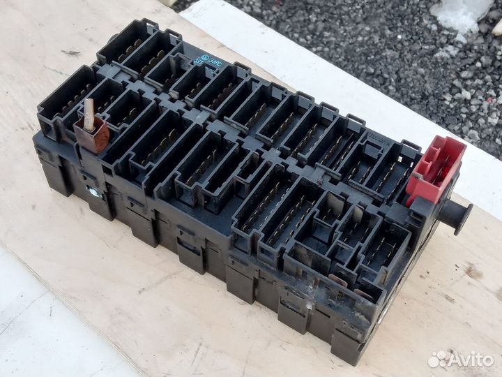 Блок предохранителей VW Transporter Passat Golf 3