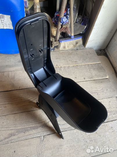 Подлокотник универсальный