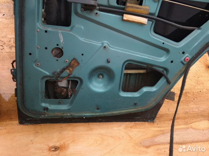 Задняя правая дверь Ваз 2110