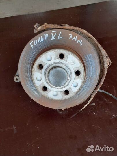 Кулак поворотный задний левый Фольксваген Гольф 5+