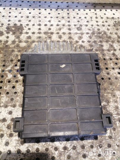 Блок управления двигателем Mercedes-Benz E-класс