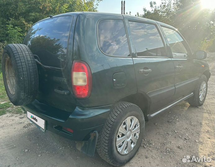 Chevrolet Niva, 2004