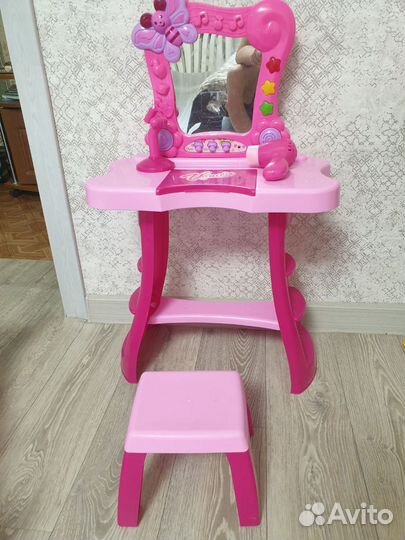 Детский туалетный столик