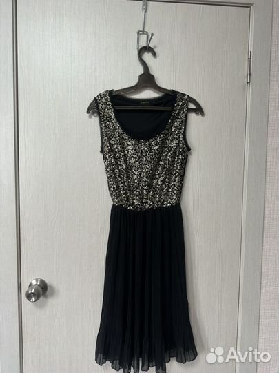 Черное платье с паетками