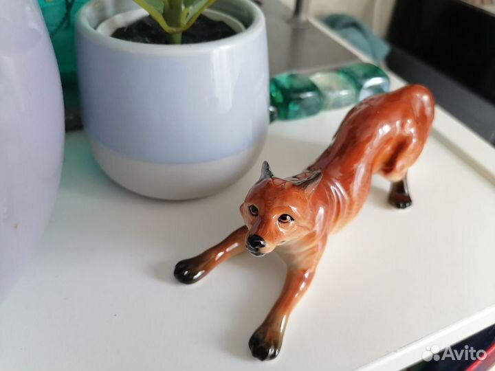 Фарфоровая статуэтка лиса