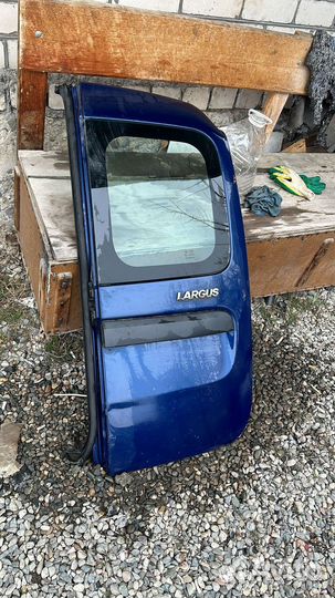 Правая двери багажника на LADA largus