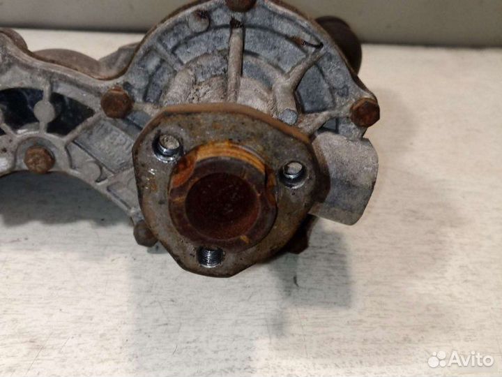 Водяной насос помпа Volkswagen Golf 3