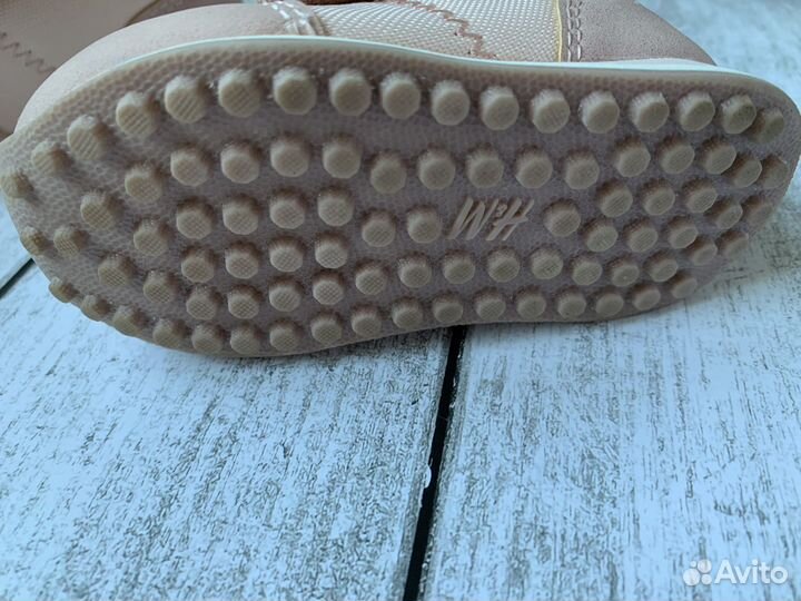 Кроссовки на девочку