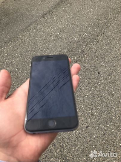 Телефон iPhone 6s